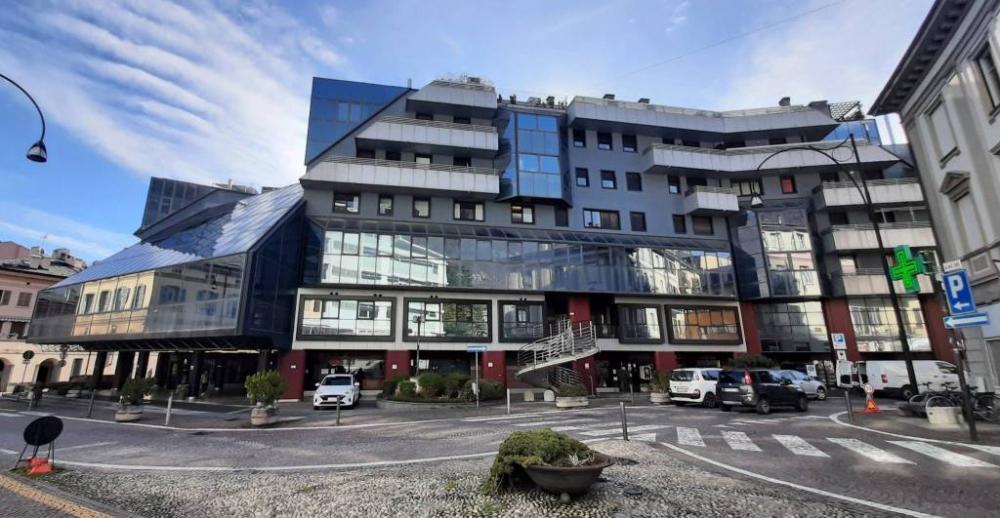 negozio in affitto a Sondrio