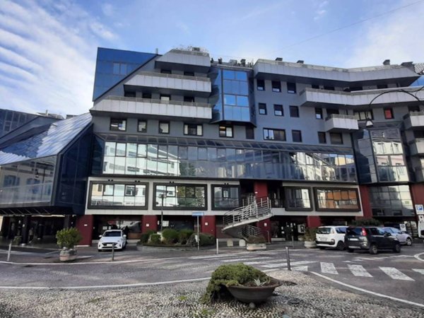 negozio in affitto a Sondrio