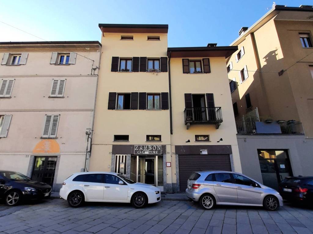 negozio in affitto a Sondrio in zona Centro Città