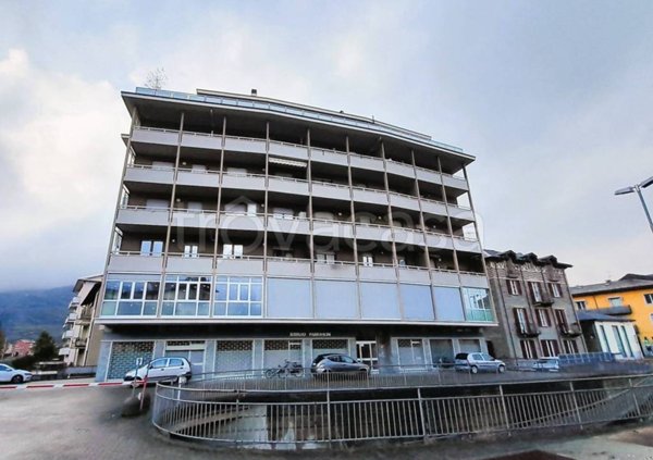 negozio in affitto a Sondrio