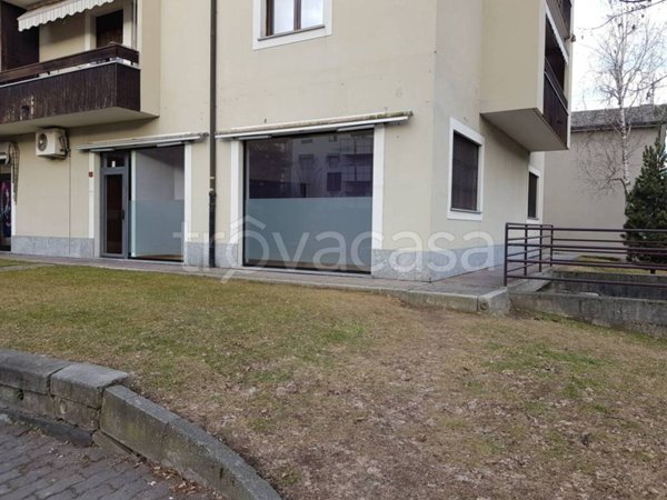 negozio in affitto a Sondrio in zona Centro Città