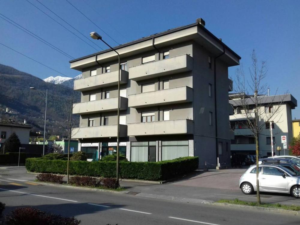 negozio in affitto a Sondrio