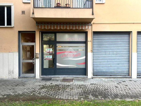 negozio in affitto a Sondrio