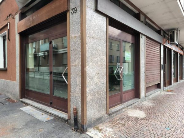 negozio in affitto a Sondrio