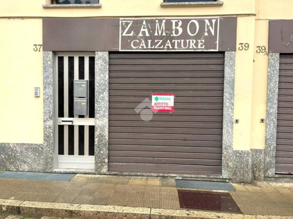 negozio in affitto a Sondrio in zona De Simoni