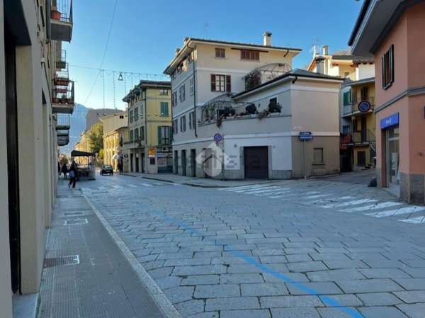 negozio in affitto a Sondrio in zona De Simoni