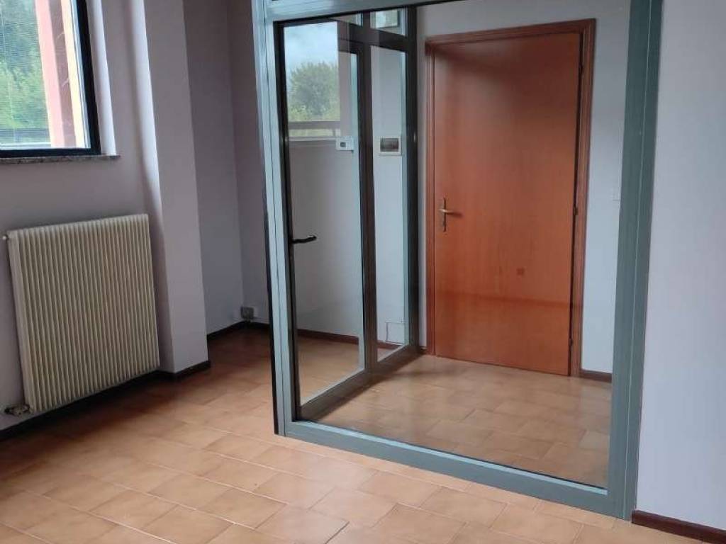 negozio in affitto a Sondrio