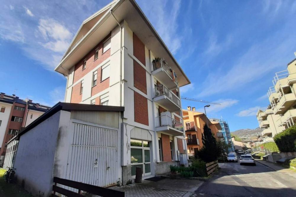 negozio in affitto a Sondrio in zona Ospedale