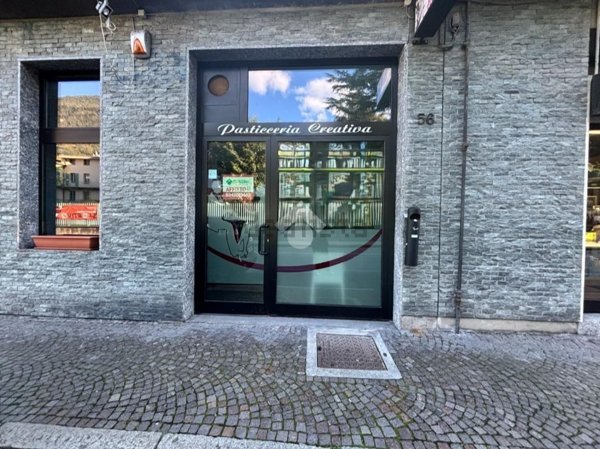locale commerciale in affitto a Sondrio in zona Piazzale Bertacchi