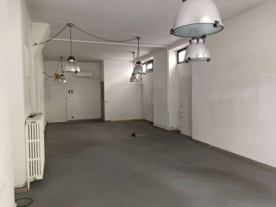 negozio in affitto a Sondrio in zona Piazzale Bertacchi