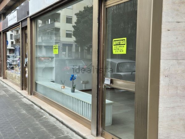 locale commerciale in affitto a Sondrio