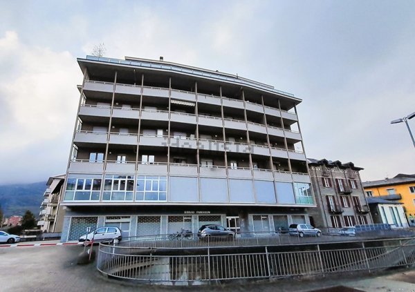 negozio in affitto a Sondrio