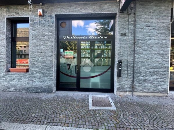 negozio in affitto a Sondrio in zona Piazzale Bertacchi