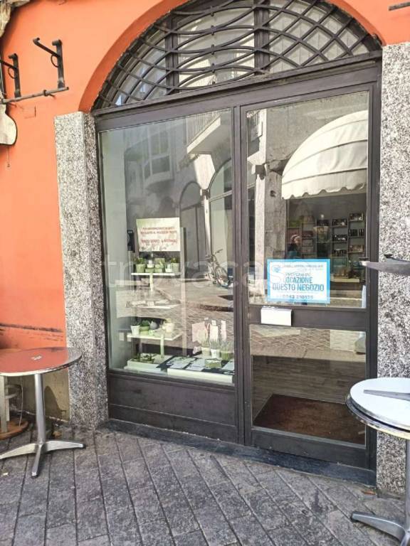 negozio in affitto a Sondrio in zona Centro Città