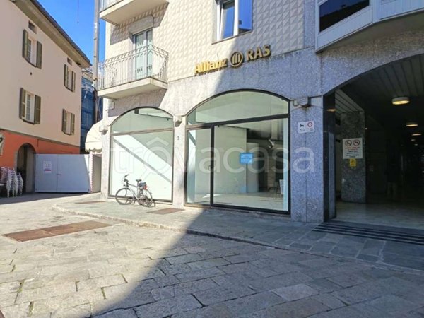 negozio in affitto a Sondrio