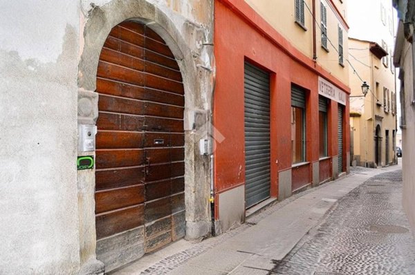 negozio in affitto a Sondrio in zona Centro Città