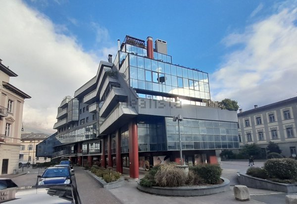 negozio in affitto a Sondrio in zona Centro Città