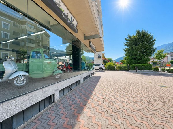 negozio in affitto a Sondrio in zona Ospedale