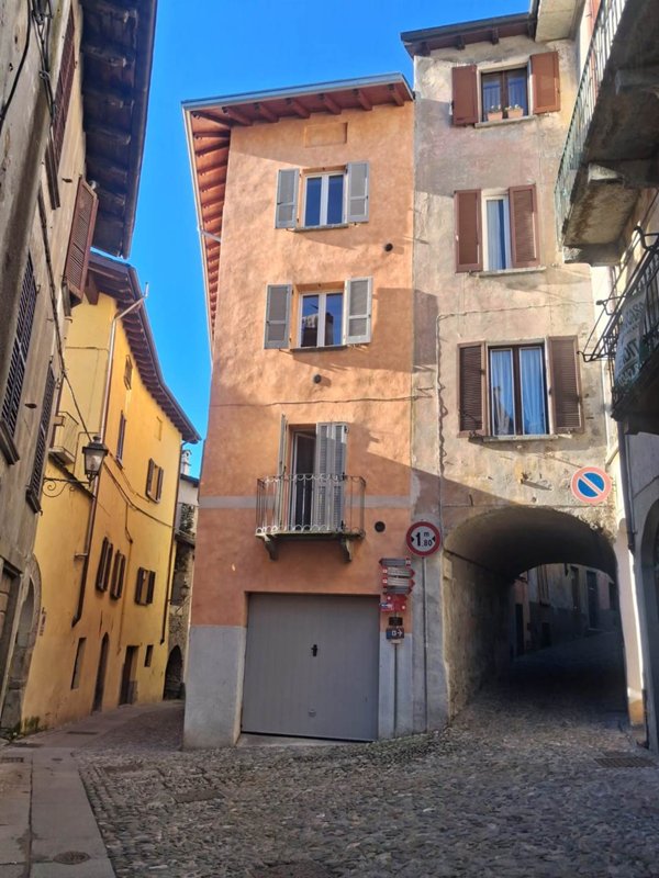 negozio in affitto a Sondrio in zona Centro Città