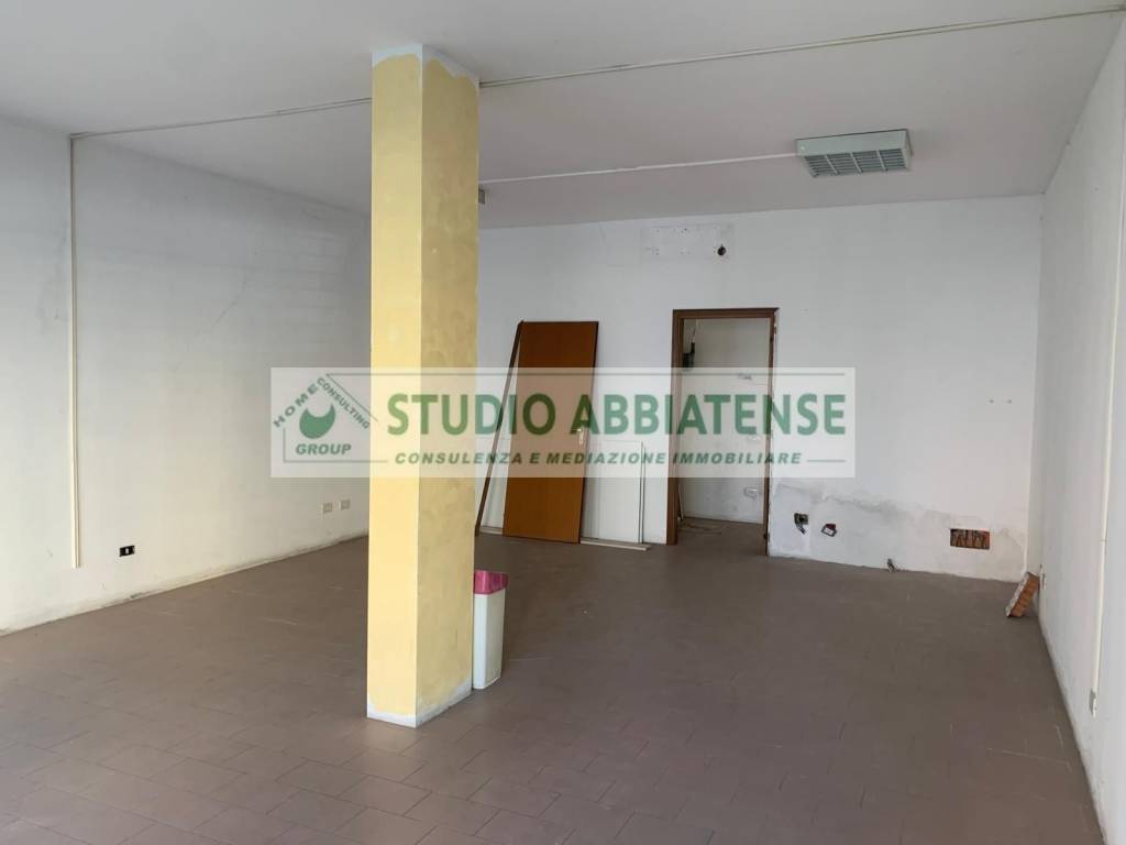 negozio in affitto ad Abbiategrasso
