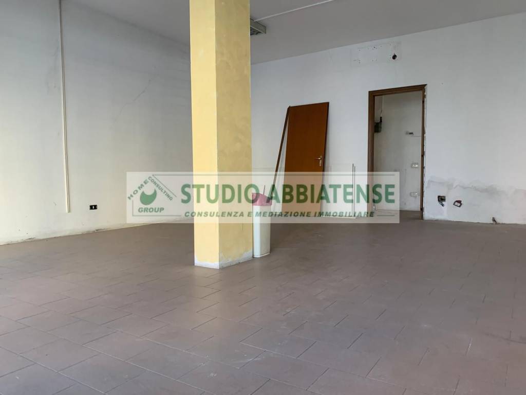 negozio in affitto ad Abbiategrasso