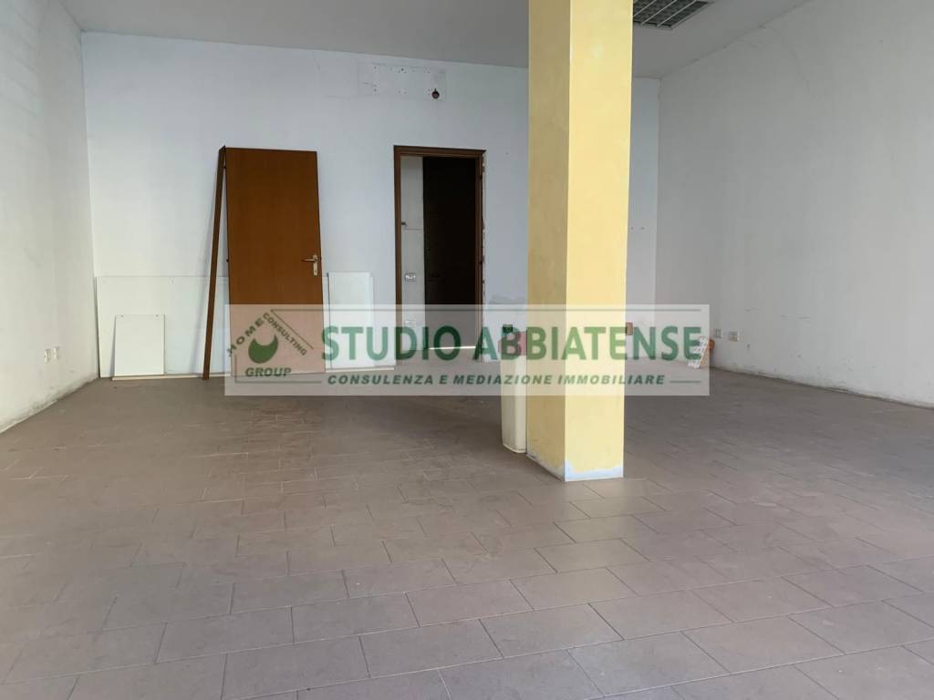 negozio in affitto ad Abbiategrasso