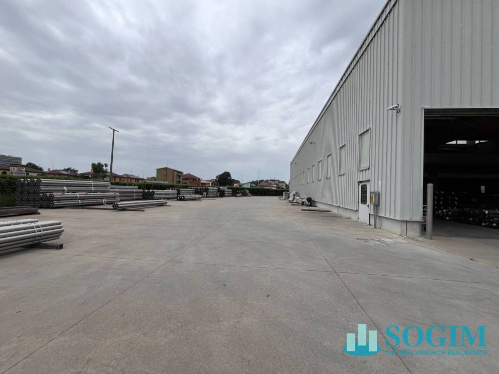 capannone in affitto ad Abbiategrasso