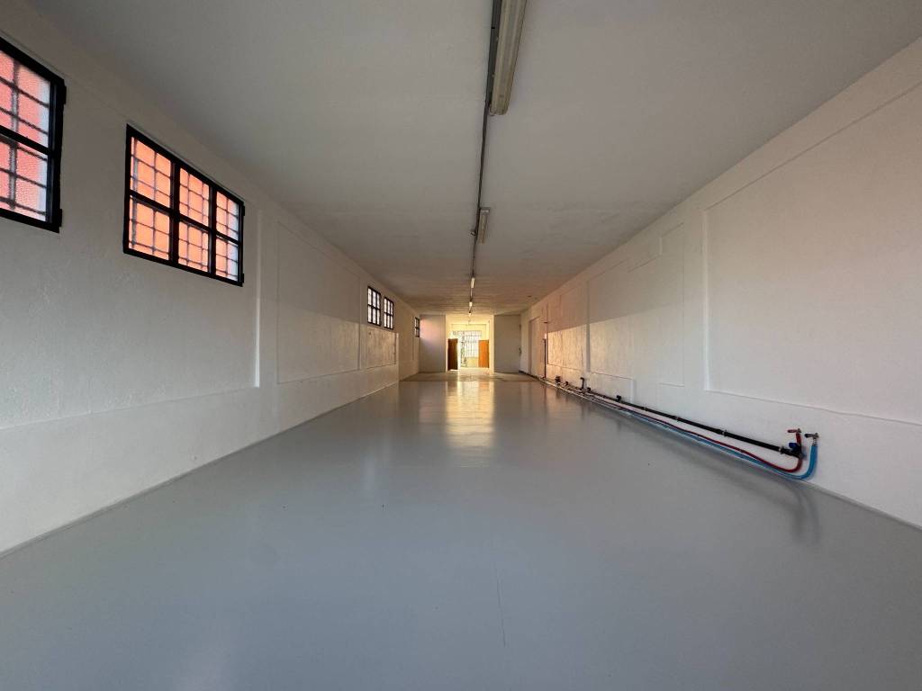 locale commerciale in affitto ad Abbiategrasso