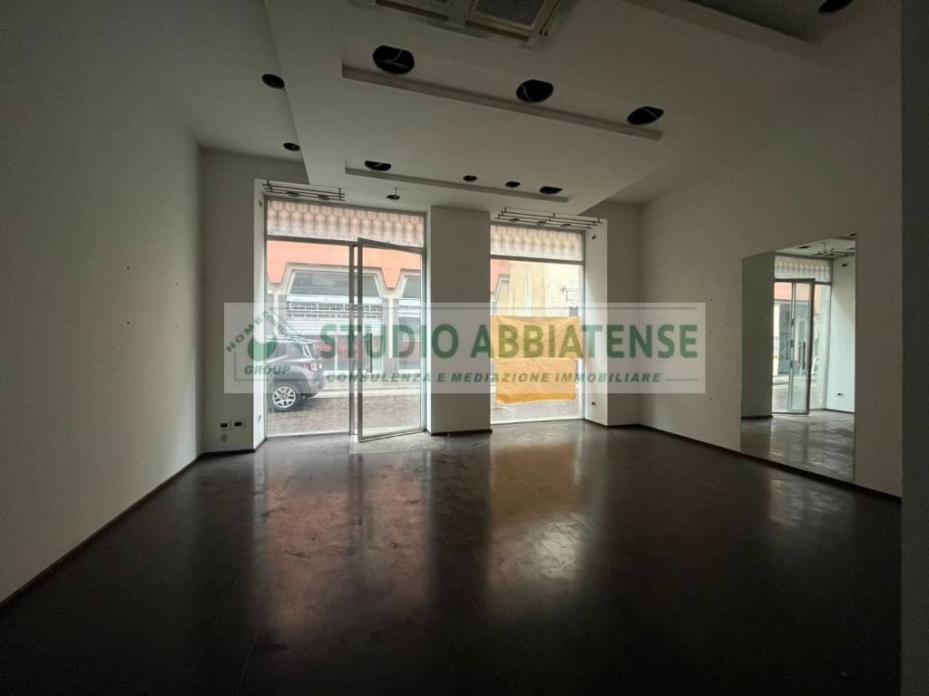 negozio in affitto ad Abbiategrasso
