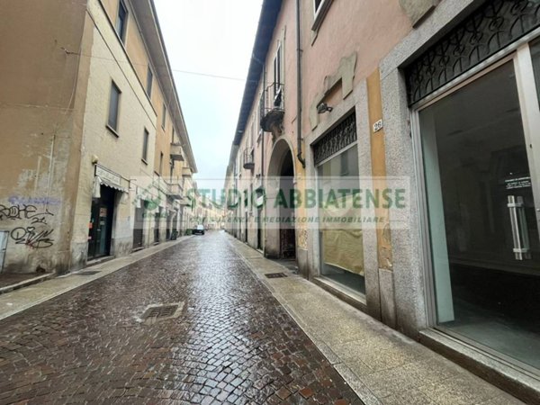 negozio in affitto ad Abbiategrasso