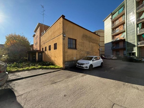 locale commerciale in affitto ad Abbiategrasso