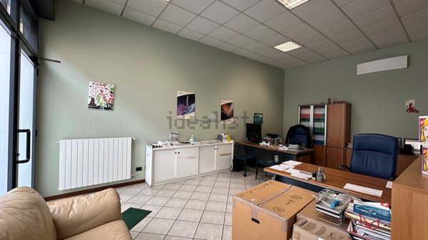 negozio in affitto ad Abbiategrasso