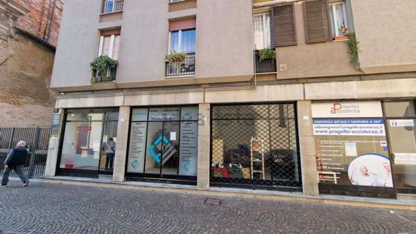 negozio in affitto ad Abbiategrasso