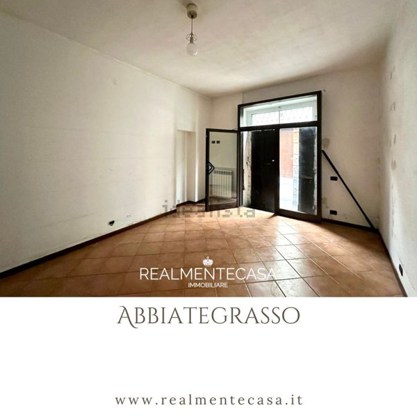 locale commerciale in affitto ad Abbiategrasso