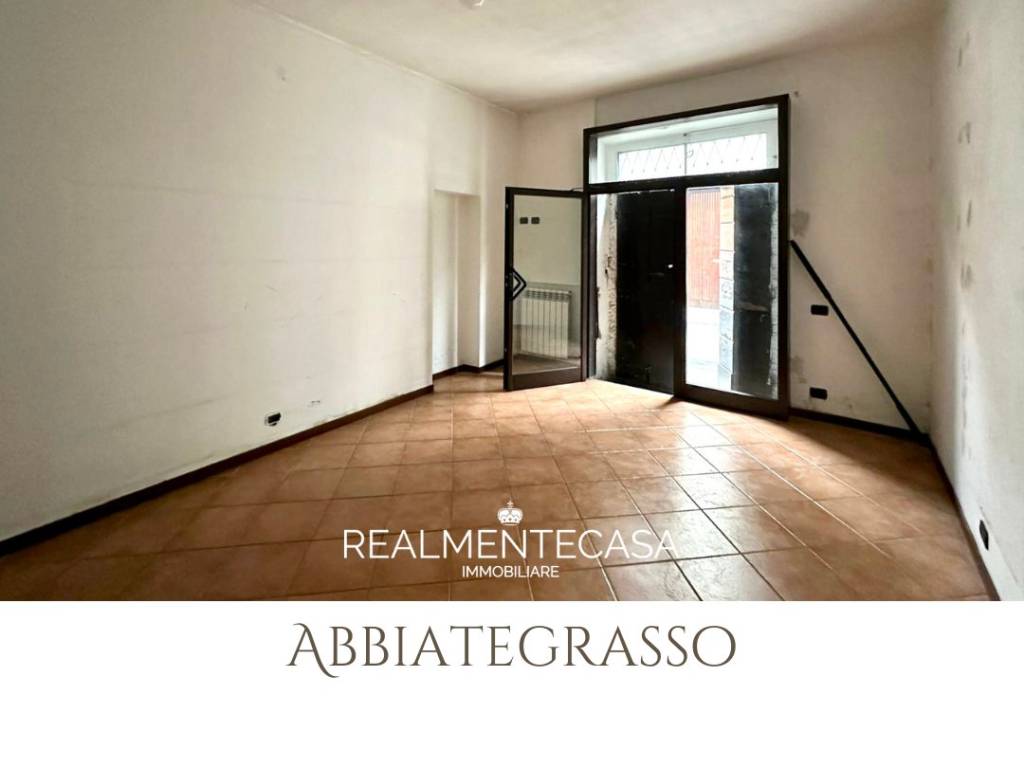 negozio in affitto ad Abbiategrasso