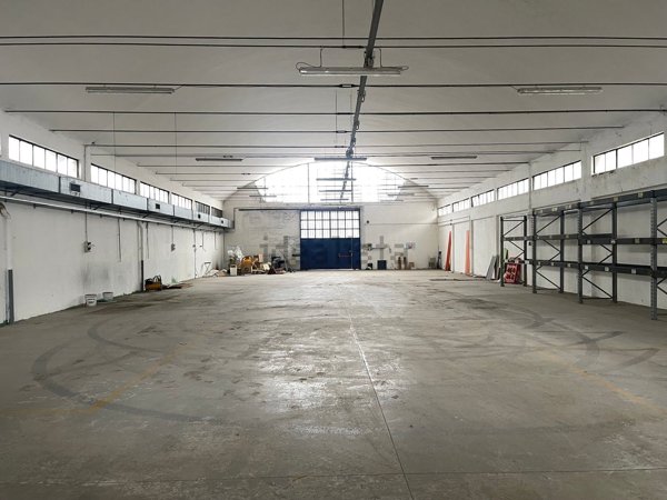 capannone in affitto ad Abbiategrasso