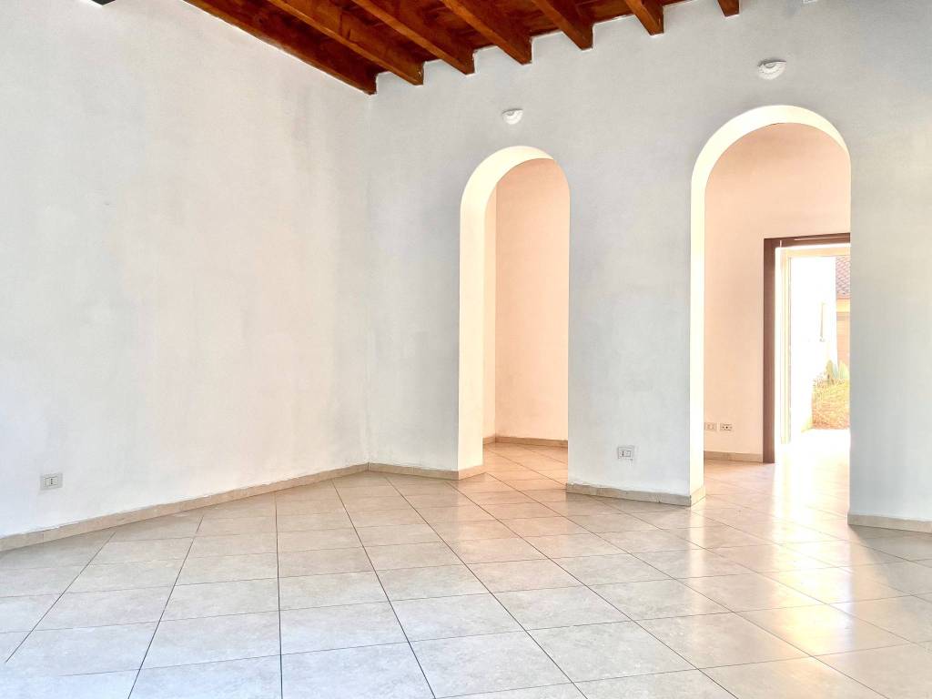 negozio in affitto ad Abbiategrasso