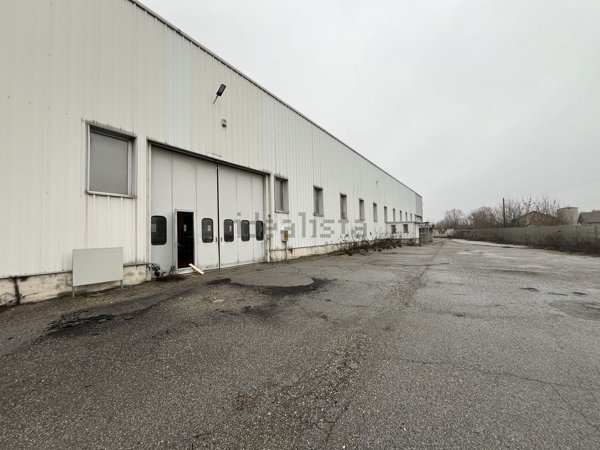 capannone in affitto ad Abbiategrasso