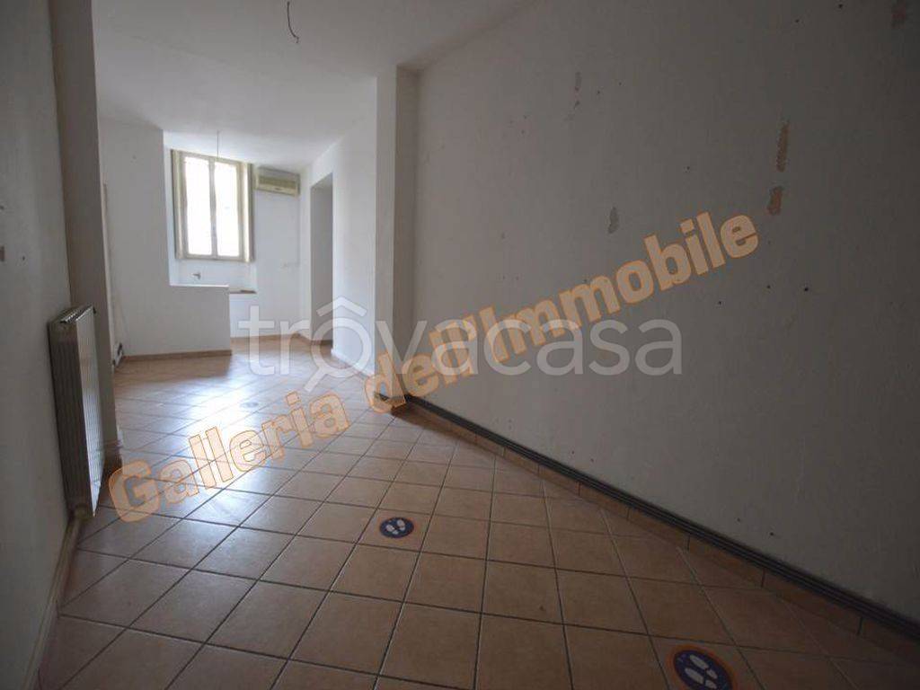 negozio in affitto ad Abbiategrasso