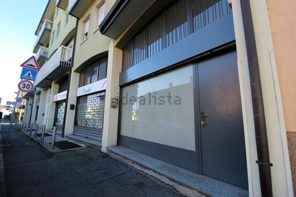 negozio in affitto ad Abbiategrasso