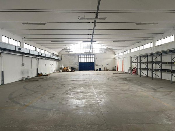 locale commerciale in affitto ad Abbiategrasso