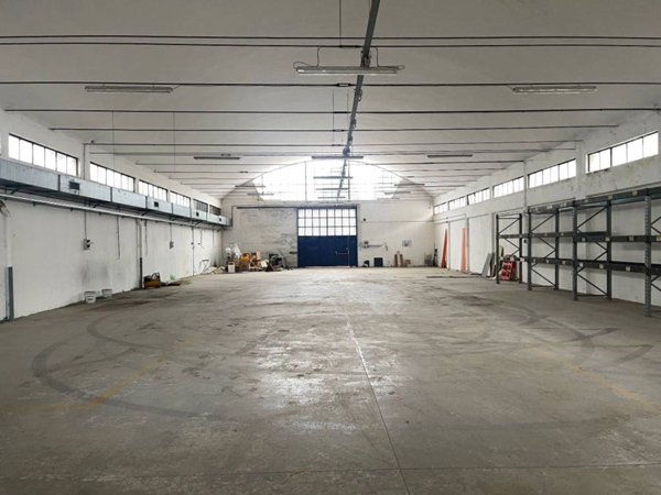 locale commerciale in affitto ad Abbiategrasso