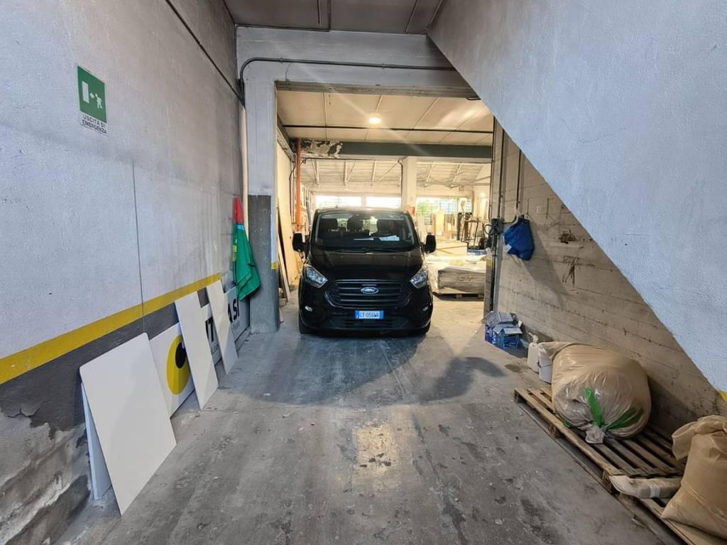 locale commerciale in affitto ad Abbiategrasso in zona Castelletto