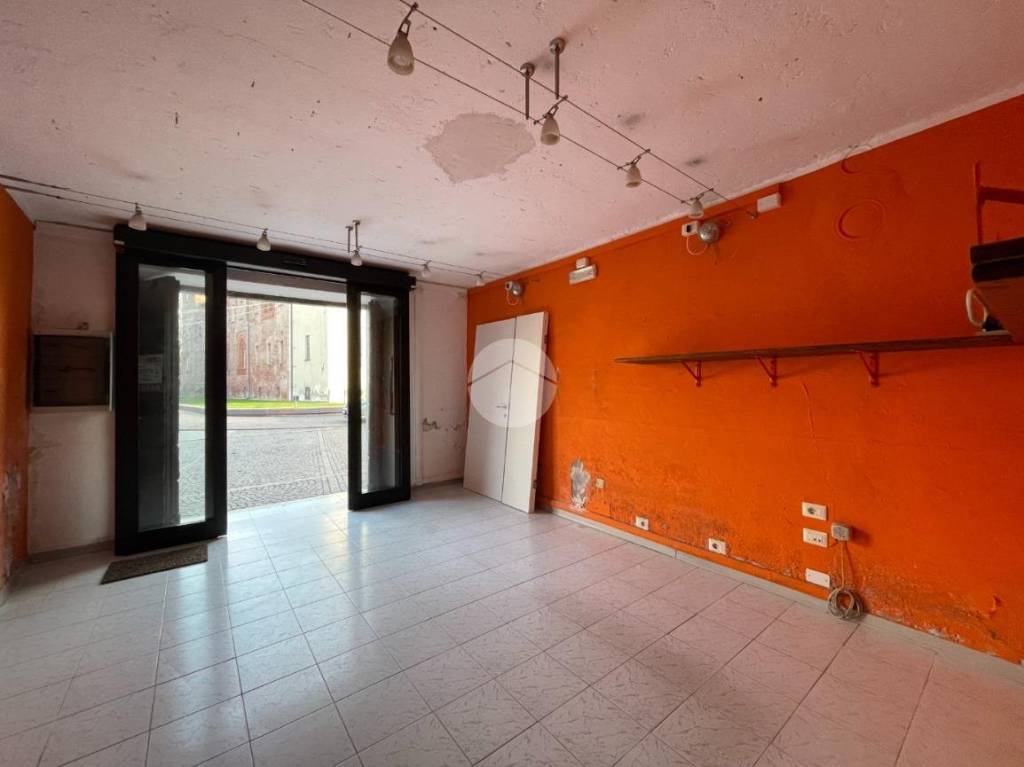 negozio in affitto ad Abbiategrasso