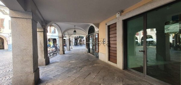 negozio in affitto ad Abbiategrasso