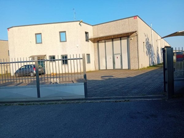 locale commerciale in affitto ad Arconate