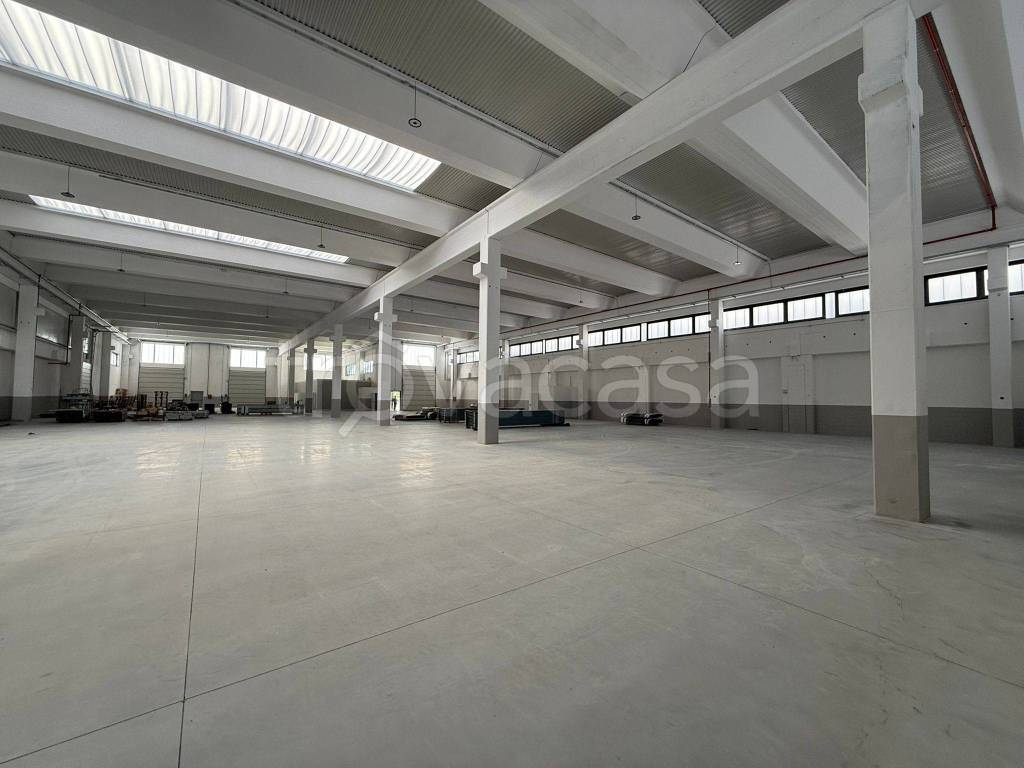 locale commerciale in affitto ad Arconate