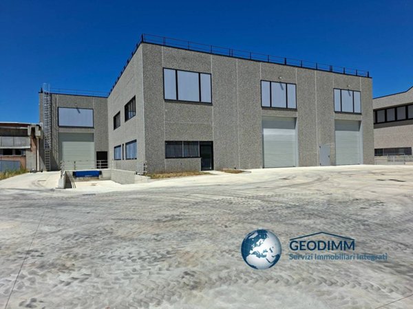 locale commerciale in affitto ad Arconate