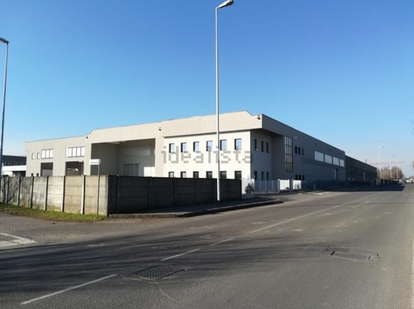 capannone in affitto ad Arconate