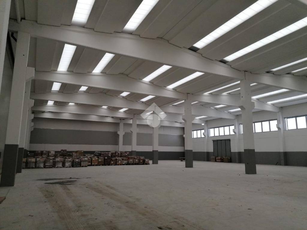 locale commerciale in affitto ad Arconate